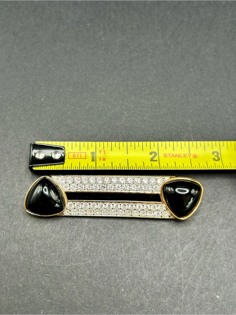 VTG‎ DSCo Swarovski Gold Tone Crystal Black Onyx Enamel Bar Brooch Pin